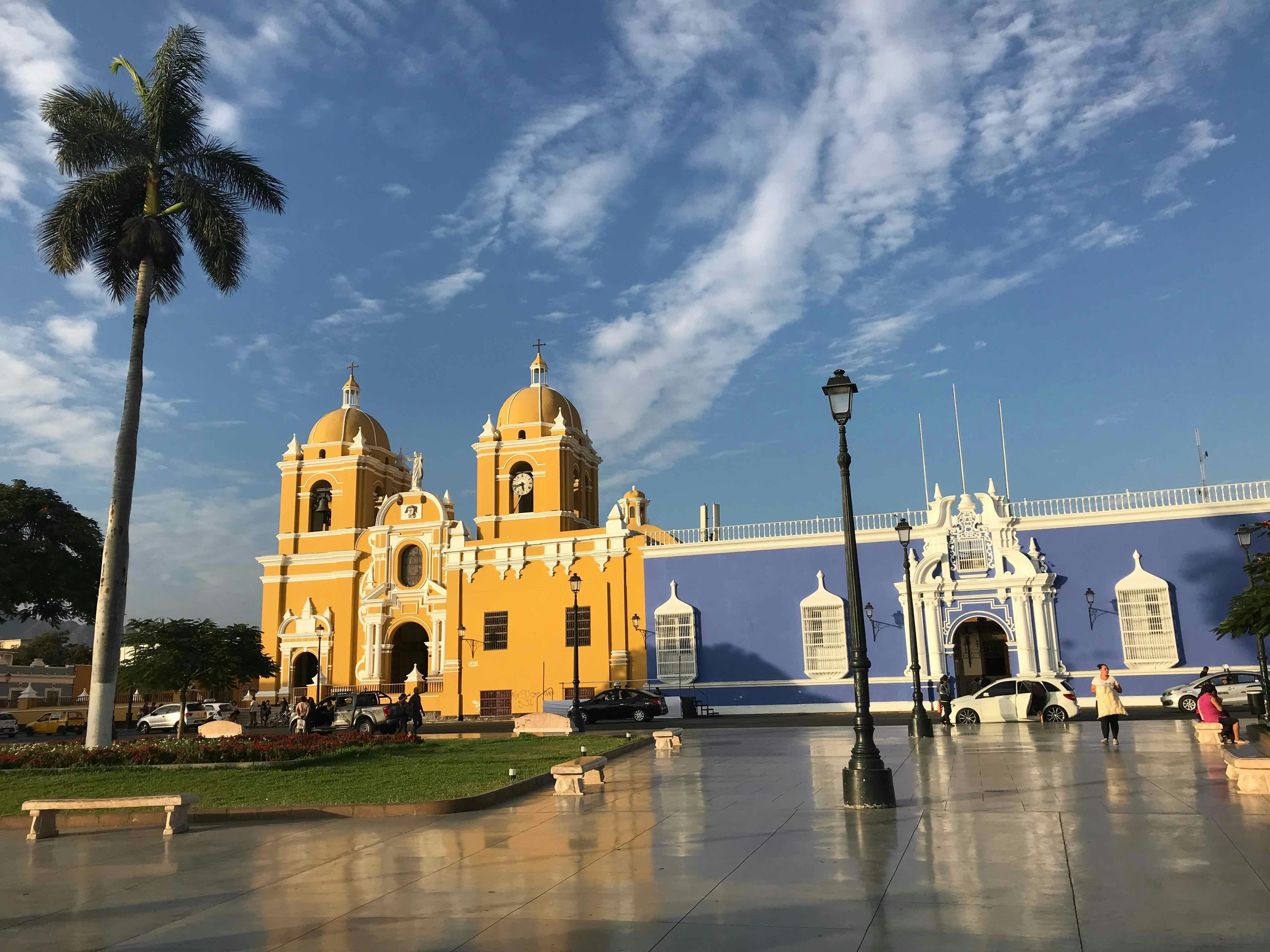 Paneles solares en Trujillo